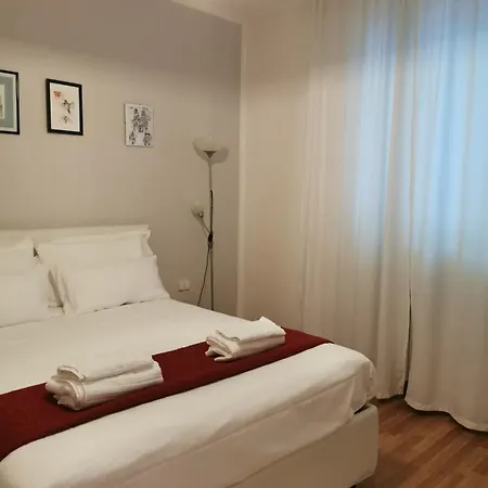 Perfect For Centre And Miramare דירה *