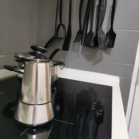 Perfect For Centre And Miramare דירה