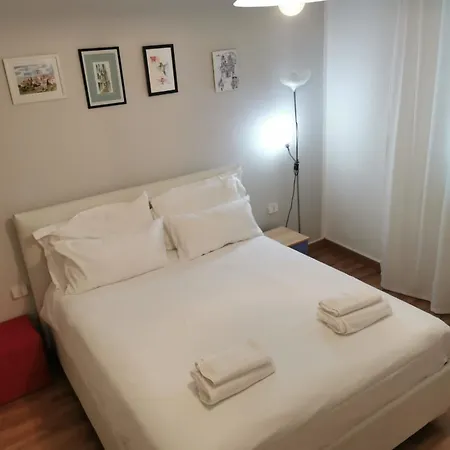 Perfect For Centre And Miramare شقة