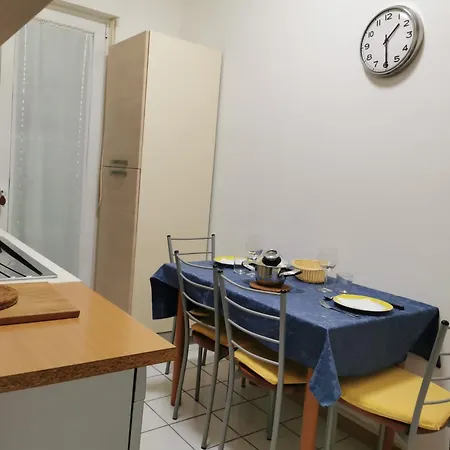 Perfect For Centre And Miramare Apartment *