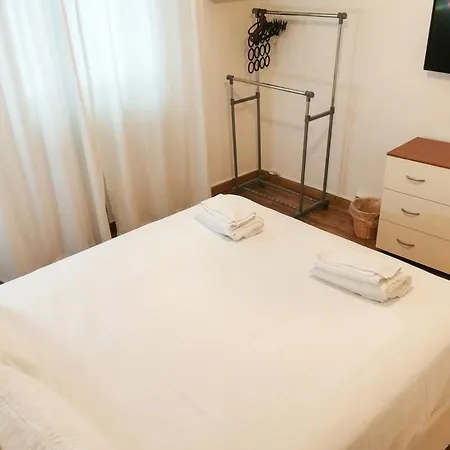 Perfect For Centre And Miramare Lägenhet